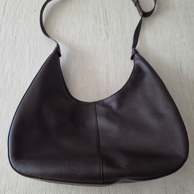 Afterpray 크레센트백 판매합니다