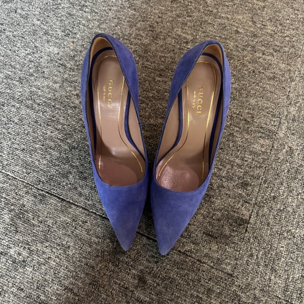 Gucci 스웨이드 구두 