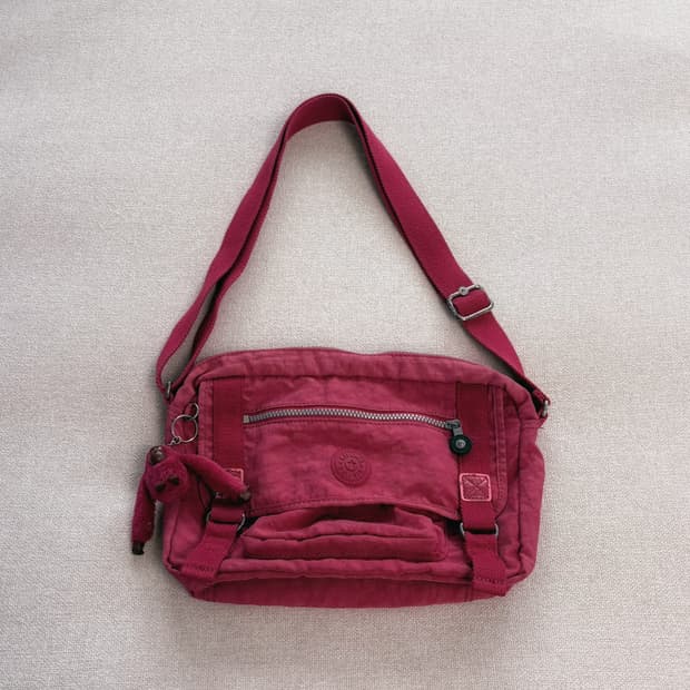 (이체시에눌) Kipling 키플링 빈티지 보라 핑크 크로스백