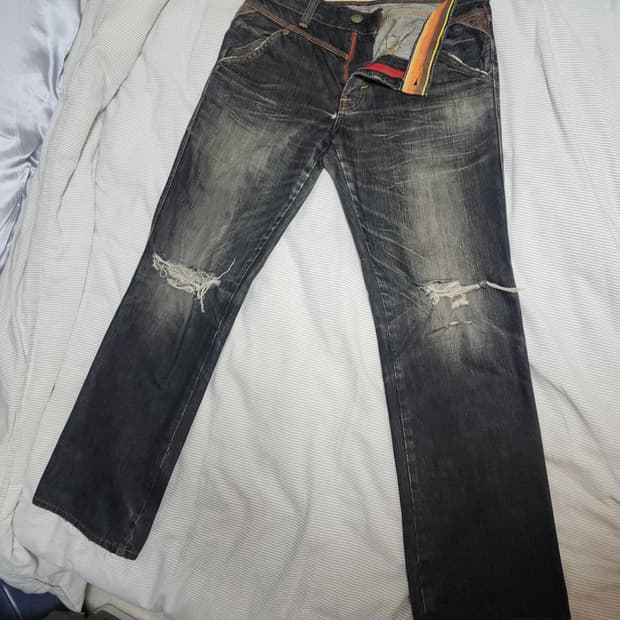 edwin distressed zipper detail keans