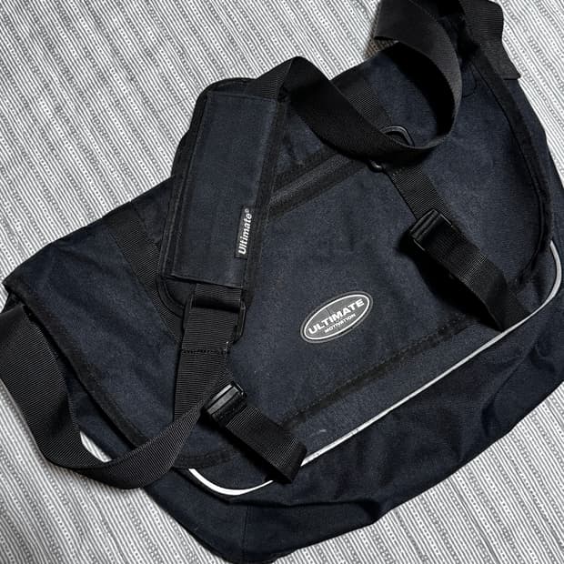 스파오 메신저백