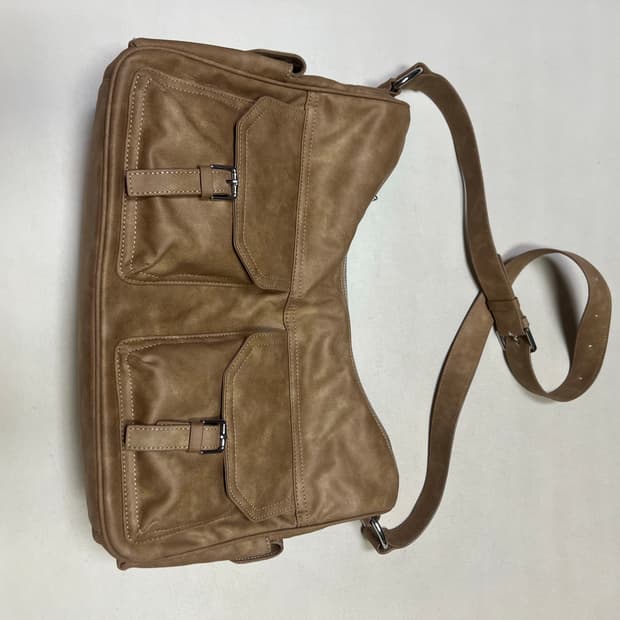 스탠드오일 크로스백  인플루언서 소올 착용