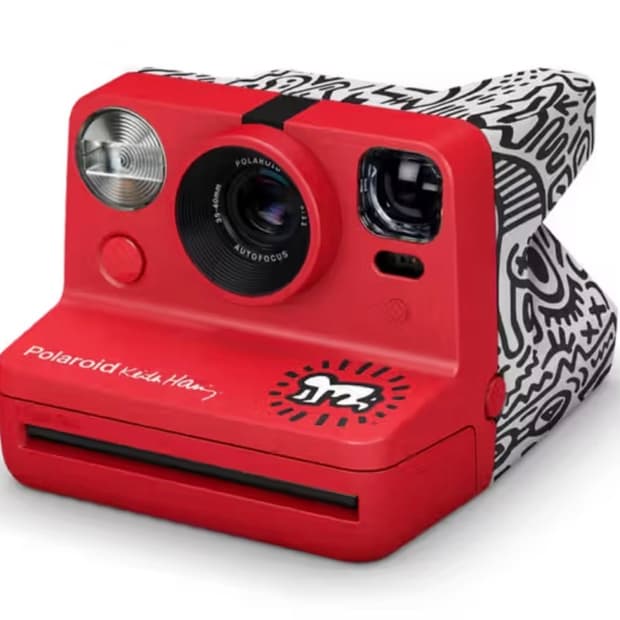 폴라로이드 나우 i-Type 인스턴트 카메라 키스 해링 에디션