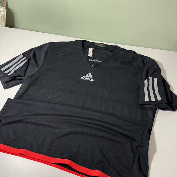 M 아디다스테니스 챠콜 기능성폴리 바리케이드 테니스반팔