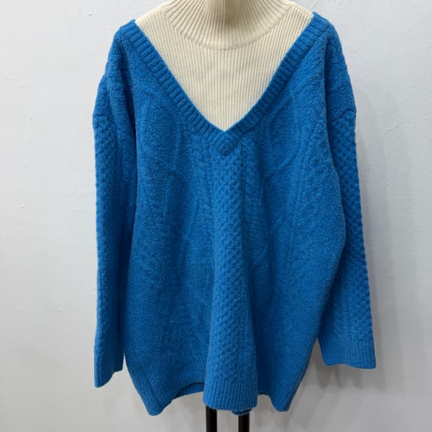 정품) 럭키슈에뜨 배색 니트 스웨터 F