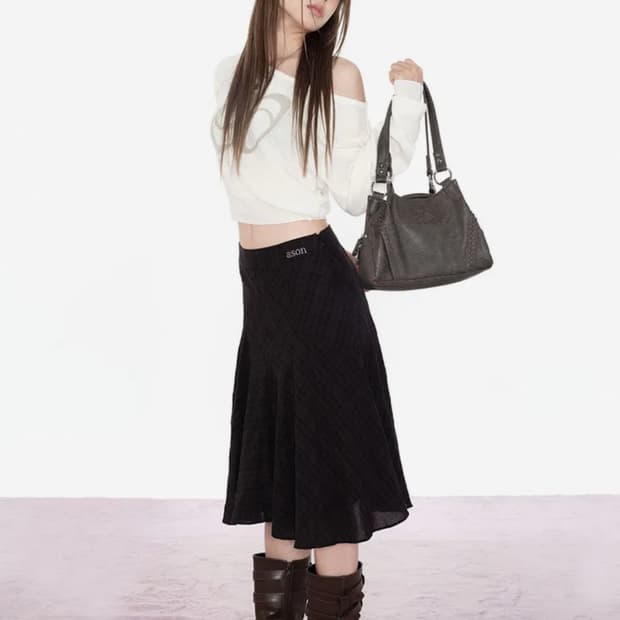 애즈온 체크 미디 스커트 블랙