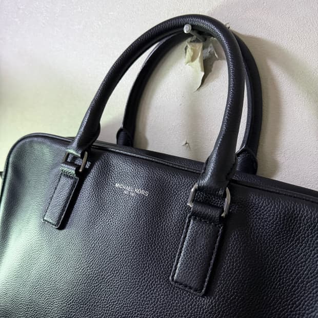 마이클코어스 남성 브리프 서류가방 2way 토트&크로스백