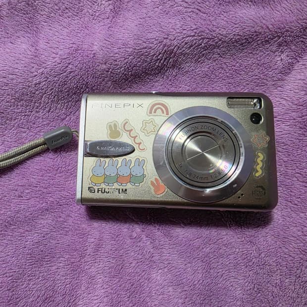 후지 파인픽스 f30팝니다.