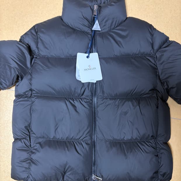 몽클레르 안테르네 쇼트 다운 자켓 블랙 (3사이즈)