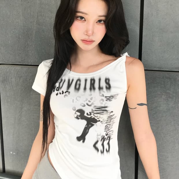 LUVISTRUE X HUMANRETROGIRL GRAPHIC TEE(W
