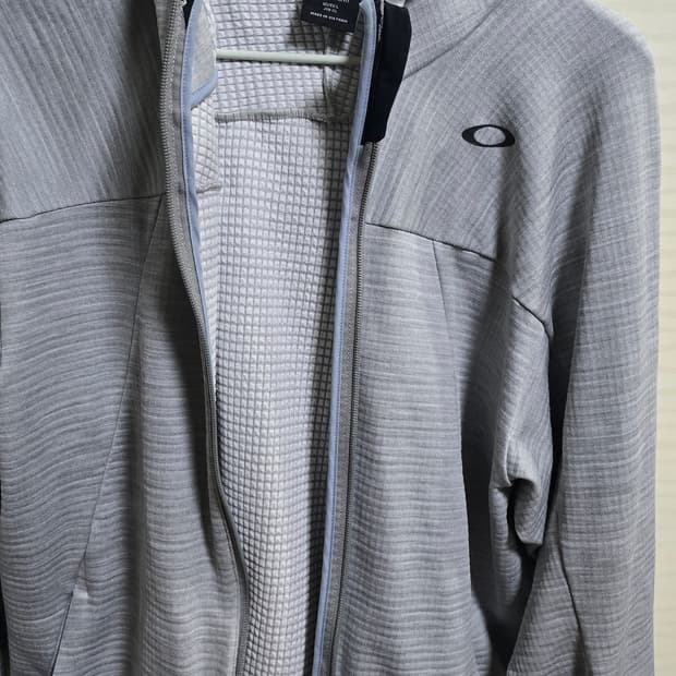 오클리 후드집업