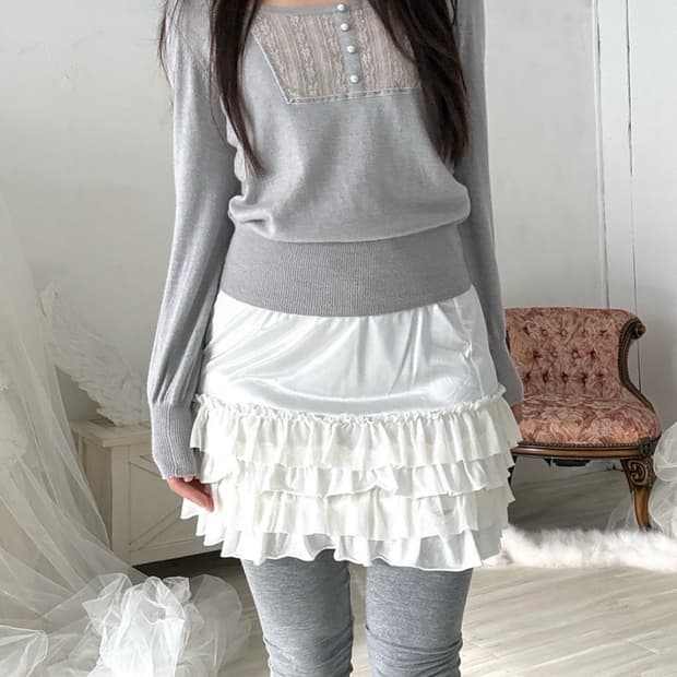White frilled skirt and leggings set 