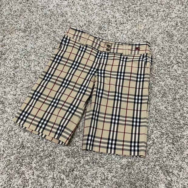 버버리 로고 체크 반바지
