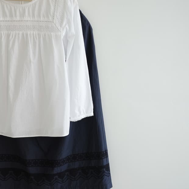 • 네이비 레이스  롱 스커트