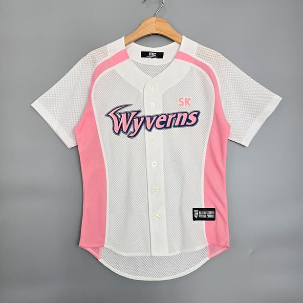 SK 와이번스 핑크 야구 유니폼 박희수 선수 친필 사인 85