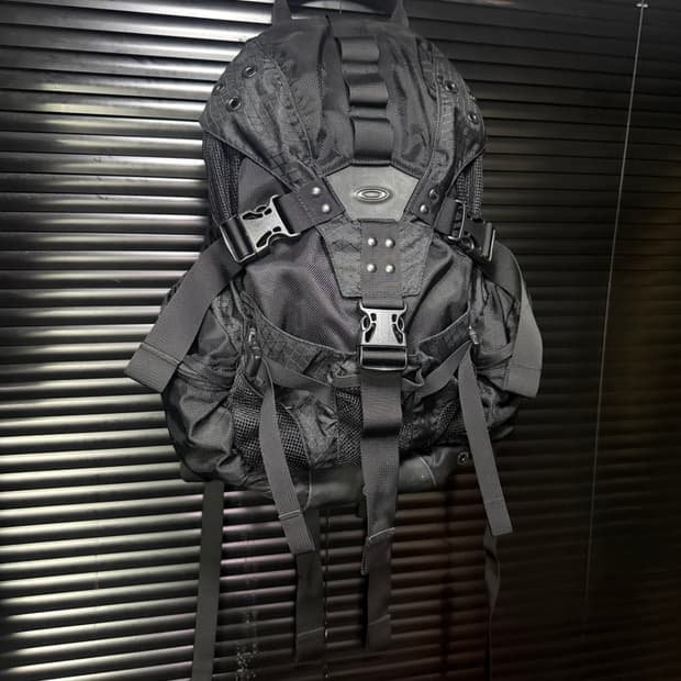 오클리 아이콘 백팩 가방 학교 학생 바이커 라이더 고프코어 나일론 등산