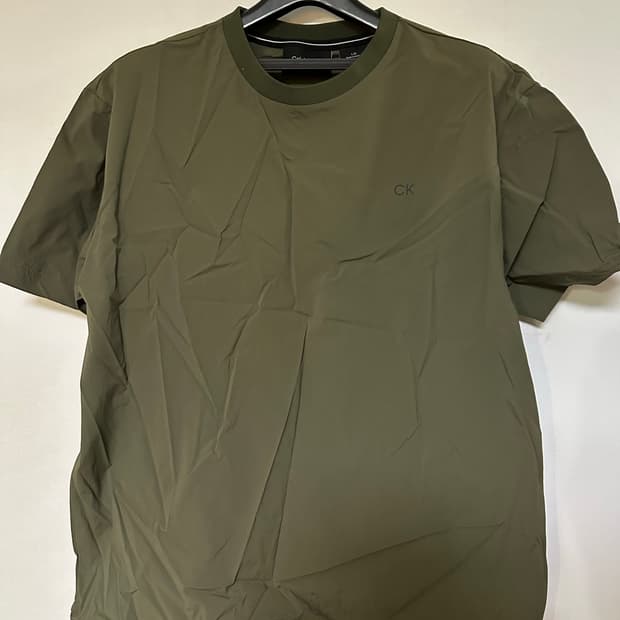 캘빈클라인 CK 카키색 반팔 티셔츠