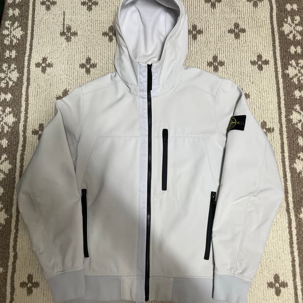 스톤아일랜드 소프트쉘 자켓