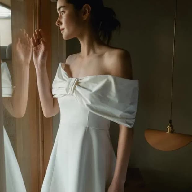 더티스 오프숄더 리본 원피스