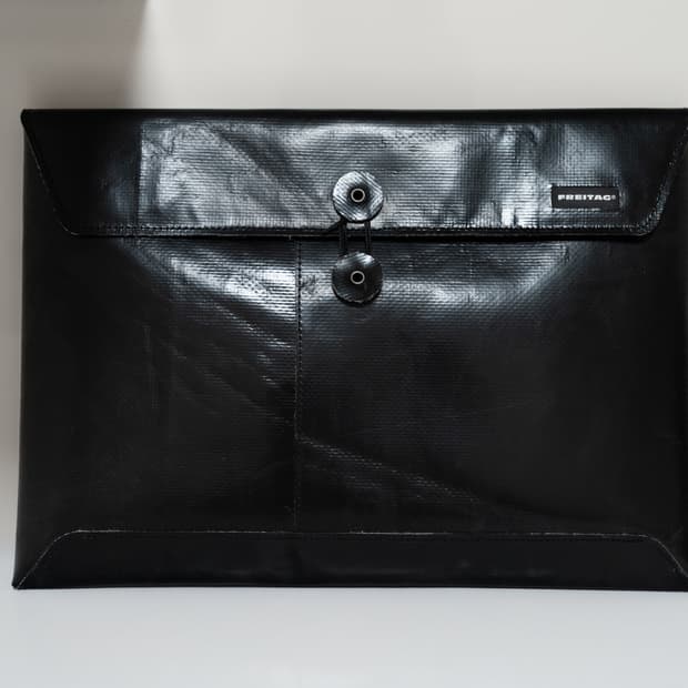 프라이탁 F411 13/14 랩탑 슬리브 올블랙 노트북 파우치