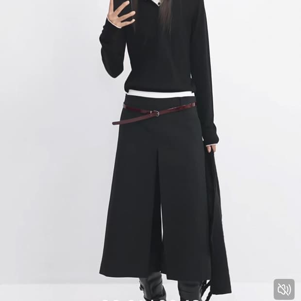 Rerelyalike 리얼얼라이크 A-LINE WIDE-LEG CROPP