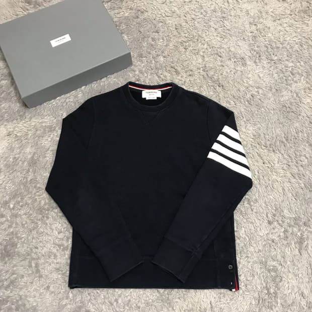 {클로젯}[2][신형]톰브라운 사선완장 맨투맨