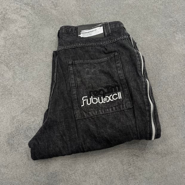 36 후부 사이드 지퍼 오픈 테이프로고 와이드 데님