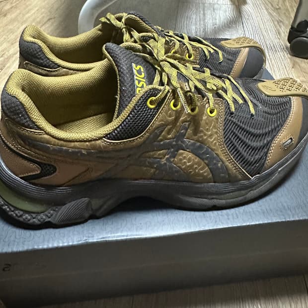 아식스 키코 젤키릴3 브론즈브라운