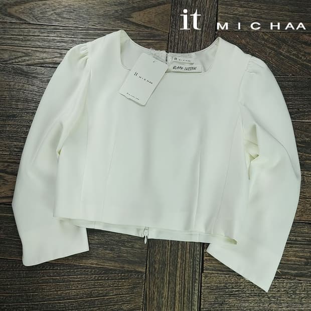 [잇미샤] (새상품) 22S/S 스퀘어넥 크롭 블라우스 M19653