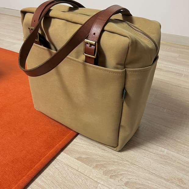 Brady bag zip top day bag