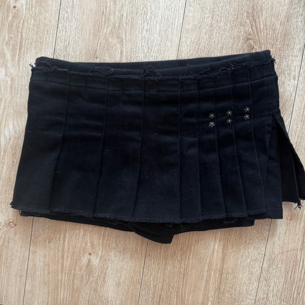 본네 플리츠 스커트