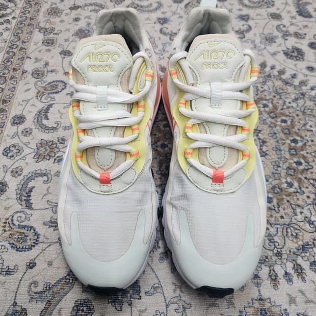 나이키 에어맥스 270 리액트 240mm