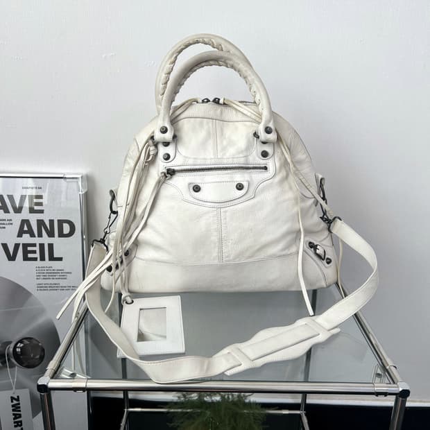 발렌시아가 자이언트 보울러 모터백