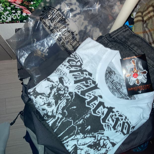 어플릭션 반팔 화이트 데드스탁 새상품 L