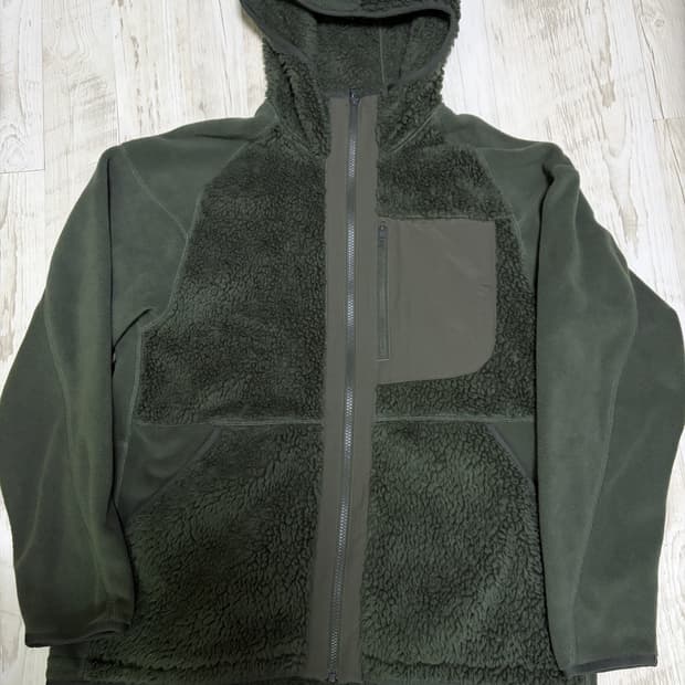 [L] 유니클로 x 화이트 마운티어니링 후리스 