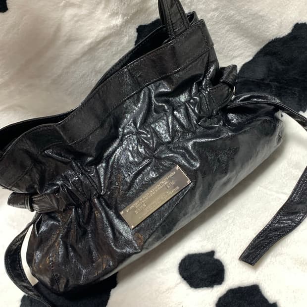 마뗑킴 포우레더 씨쉘 숄더백 블랙 