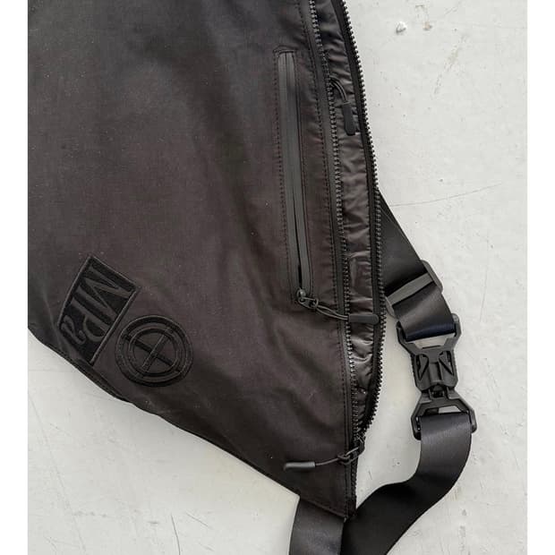 플라스틱 프로덕트 mpa utility sling bag 새상품