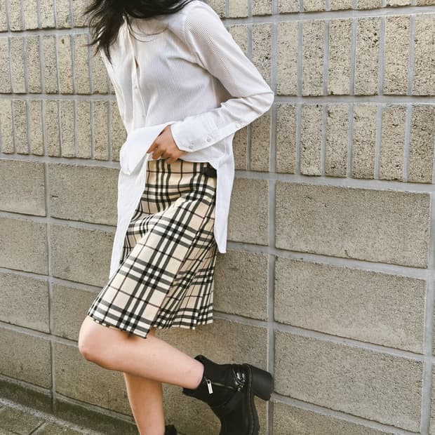버버리 노바체크 패턴 미디 스커트