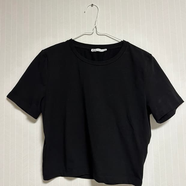 자라 크롭 반팔 티셔츠
