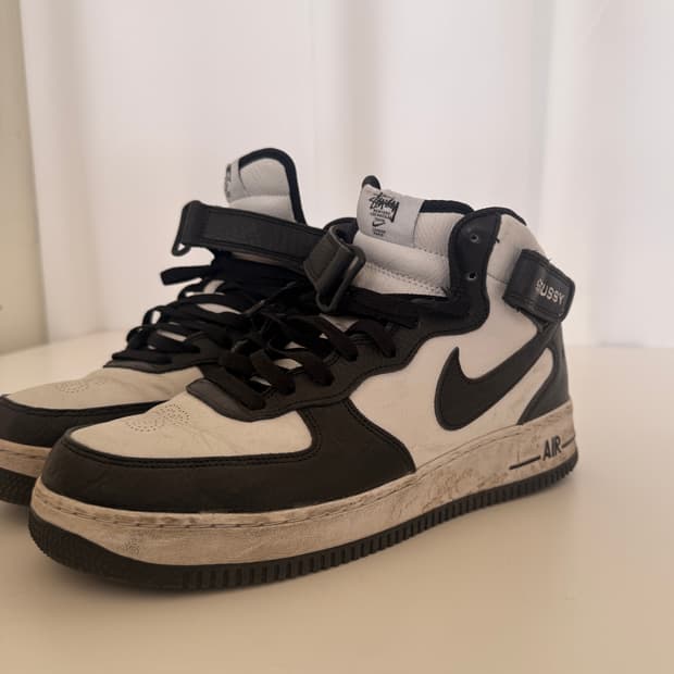  나이키 x 스투시 에어 포스 1 '07 미드 SP 