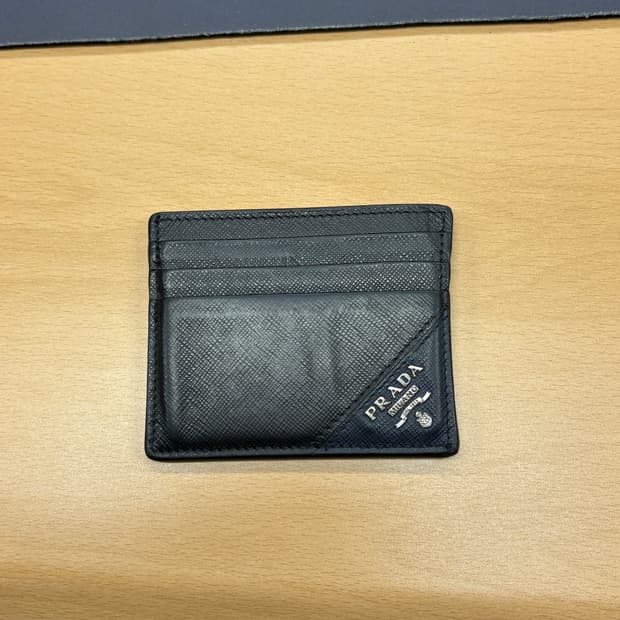 프라다 사피아노 메탈 카드지갑