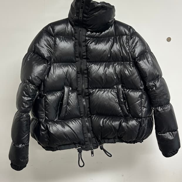 리틀블랙 블랙 유광 숏패딩