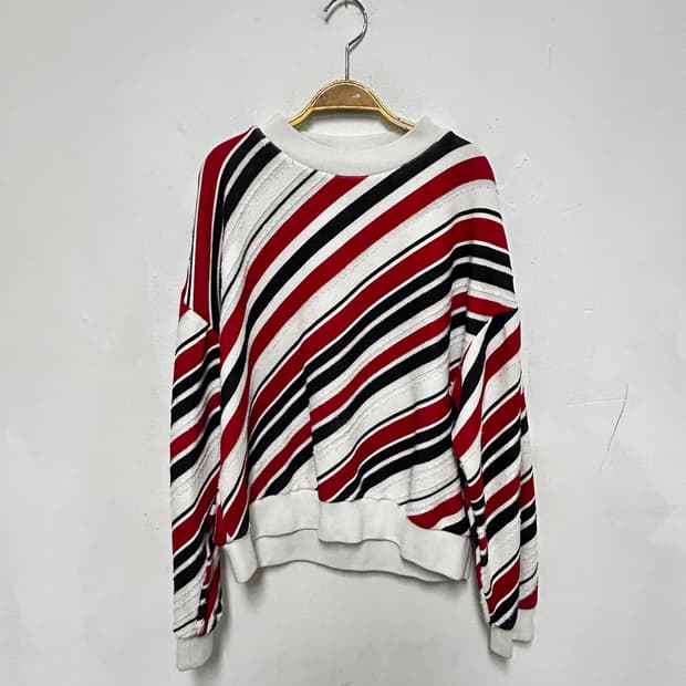 레드/블랙 스트라이프 맨투맨