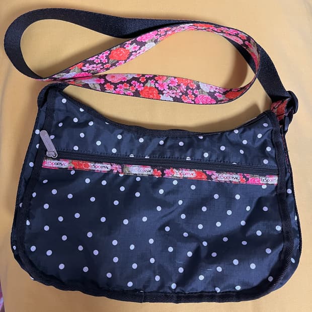 레스포삭 도트 땡땡이 크로스백