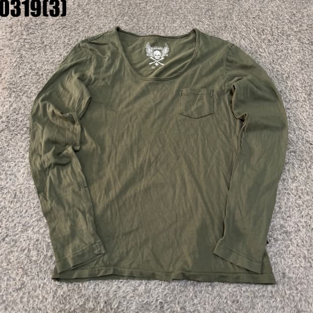 버커루 긴팔티셔츠