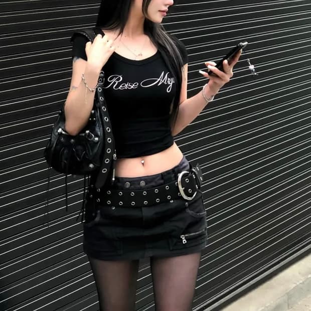 레이즈미야 슬림 크롭 티셔츠 [BLACK]