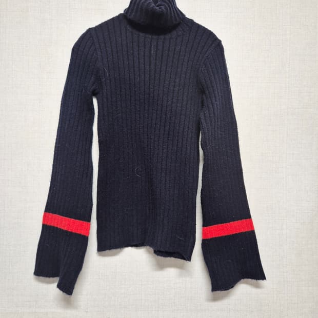 골지 터틀넥 니트