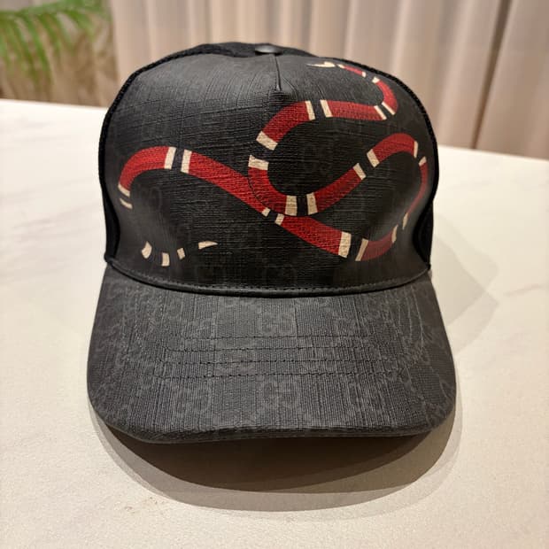 구찌 킹스네이크 볼캡 L