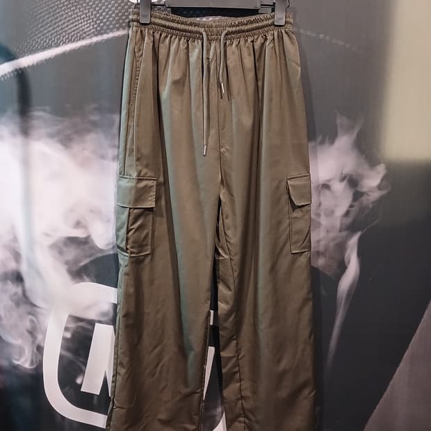 카키 카고 밑단 스트링 와이드 팬츠