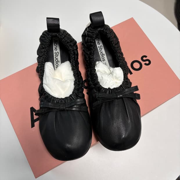 아크네 스튜디오 보우 레더 발레리나 플랫 37